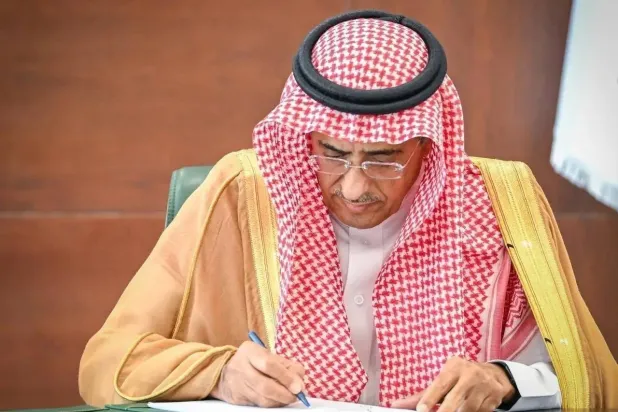 KSrelief signed a joint program with the Saudi Center for Culture and Heritage to provide emergency support to orphans and families who lost their breadwinners in Gaza. (SPA)