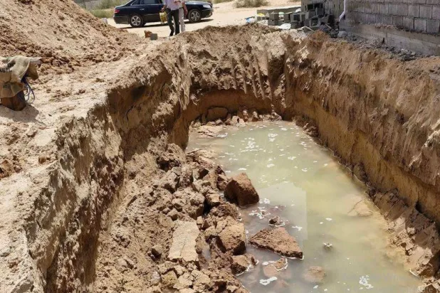 مياه جوفية مرتفعة المنسوب في أحد شوارع مدينة زليتن غرب ليبيا (اللجنة الفنية العليا لمتابعة ظاهرة طفح المياه الجوفية)
