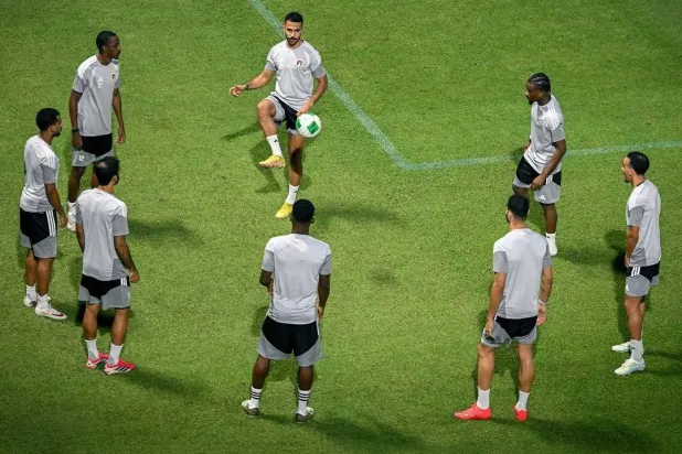 تتطلع الإمارات لاستعادة هيبتها المتضررة في آخر 3 نسخ من كأس الخليج لكرة القدم (منتخب الإمارات)