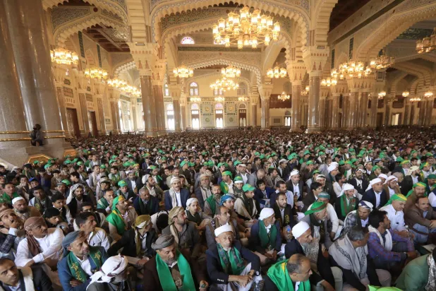الحوثيون ينفقون ملايين الدولارات على فعالياتهم التعبوية واحتفالاتهم ذات الصبغة الطائفية (إ.ب.أ)