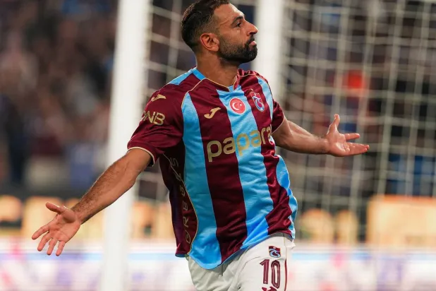 النجم المصري محمد صلاح يواصل مسيرته الاستثنائية في الملاعب التركية (حساب طرابزون سبور على فيسبوك)