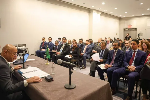 البديوي طالب خلال الندوة المجتمع الدولي بتشديد الرقابة ومساءلة الدول والجهات الداعمة للجماعات المسلحة (التعاون الخليجي)