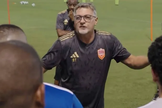 الكرواتي دراغان تالاييتش المدير الفني لمنتخب البحرين (الاتحاد البحريني)