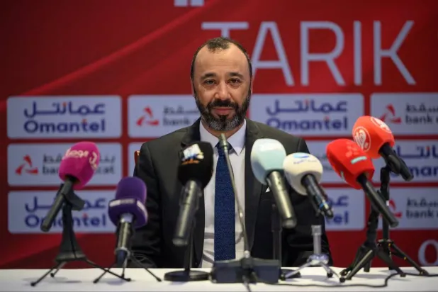 المغربي طارق السكتيوي المدير الفني لمنتخب عُمان (الاتحاد العُماني) 
