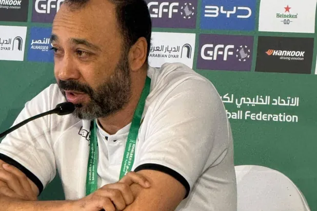 طارق السكتيوي مدرب منتخب عمان (الشرق الأوسط)