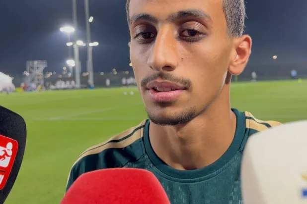 همام الهمامي لاعب المنتخب السعودي (الشرق الأوسط) 
