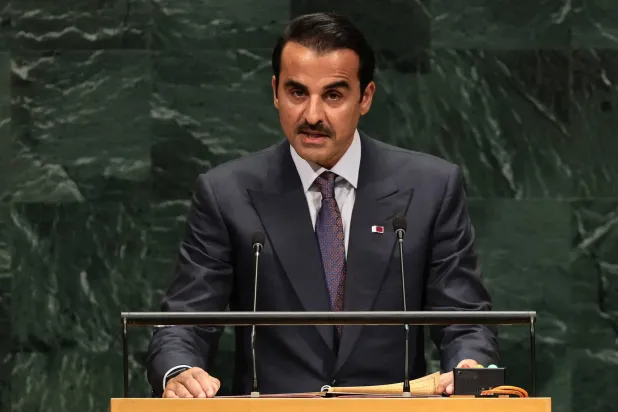 الشيخ تميم بن حمد أمير دولة قطر خلال كلمته أمام الدورة الـ81 للجمعية العامة للأمم المتحدة في نيويورك (أ.ف.ب)