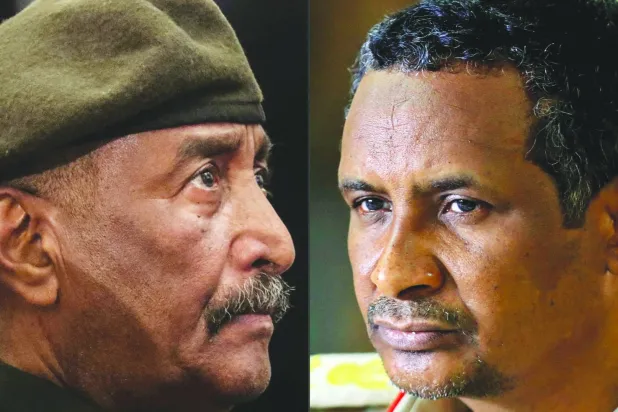 قائد الجيش عبد الفتاح البرهان (يسار) وقائد «قوات الدعم السريع» محمد حمدان دقلو الشهير بحميدتي (أرشيفية)