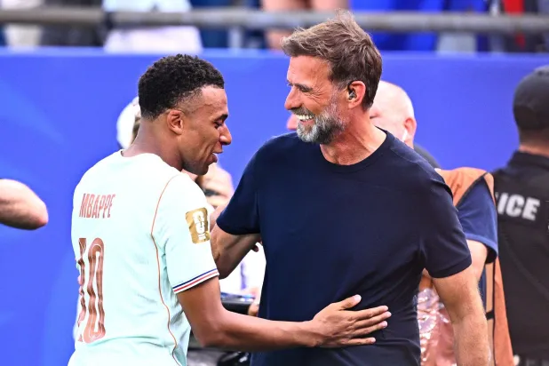 قال كيليان مبابي إنه يتفهم حالة الحماس الكبيرة المحيطة بالظهور الأول ليورغن كلوب في منصب المدير الفني (د.ب.أ)