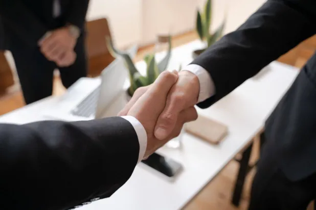 «الفصال» عن الغير... موهبة أميركي تكسبه 2.3 مليون دولار
