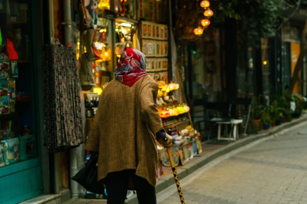  تراجع القدرة على القيام بأمور معتادة مثل التسوق وإعداد الطعام قد ينذر بارتفاع خطر الوفاة (بيكسلز)