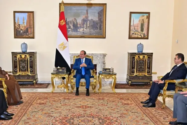 Egyptian President Abdel Fattah al-Sisi holds talks with the head of Iraq’s Hikma Movement in Cairo on Thursday. (Egyptian Presidency)