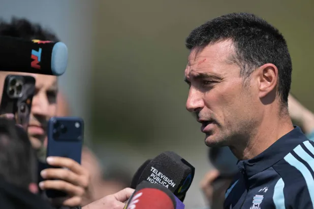 Argentina's head coach Lionel Scaloni speaks with the press after a training session at the Argentine Football Association (AFA) training camp in Ezeiza, Buenos Aires Province, on September 24, 2026, ahead of the friendly matches against Bolivia, Burkina Faso, and Benin. (Photo by JUAN MABROMATA / AFP)