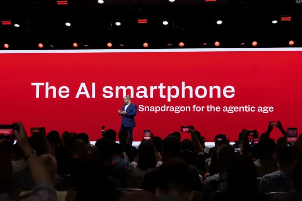 Qualcomm, yapay zekâ ajanlarının cihazların tasarım şeklini değiştireceğini düşünüyor. (Qualcomm)