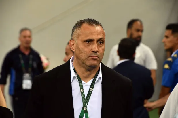 إبراهيم حمداني المدير الفني الجديد للمنتخب الجزائري (أ.ب)