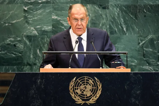وزير الخارجية الروسي سيرغي لافروف يلقي كلمة أمام الجمعية العامة للأمم المتحدة في نيويورك (رويترز)