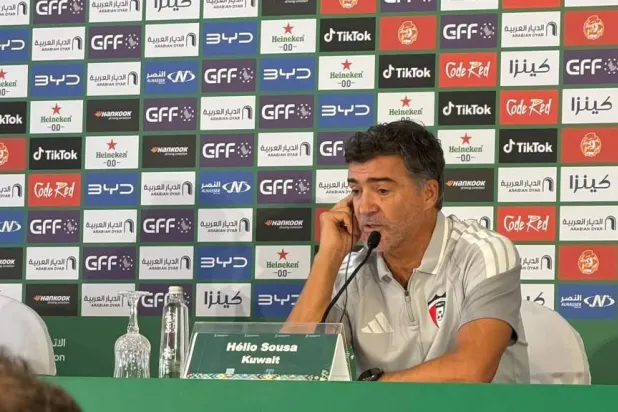 البرتغالي هيليو سوزا مدرب المنتخب الكويتي (الشرق الأوسط)