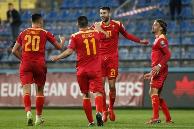 منتخب مونتينيغرو هزم أرمينيا بأرضها (رويترز)