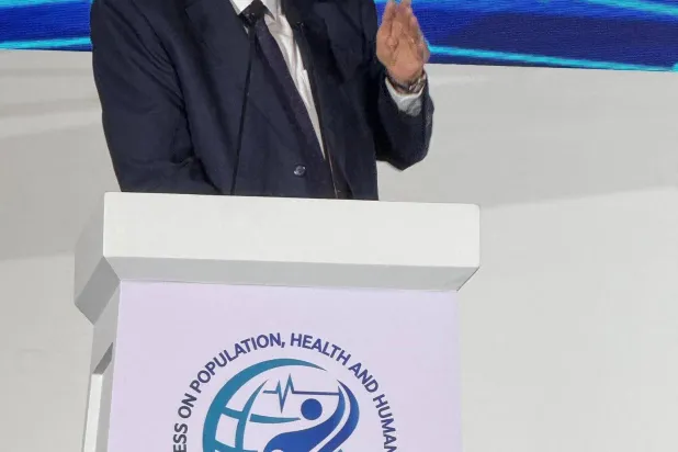 الطبيب المصري حسام موافي أستاذ طب الحالات الحرجة بجامعة القاهرة (صفحته على «فيسبوك»)
