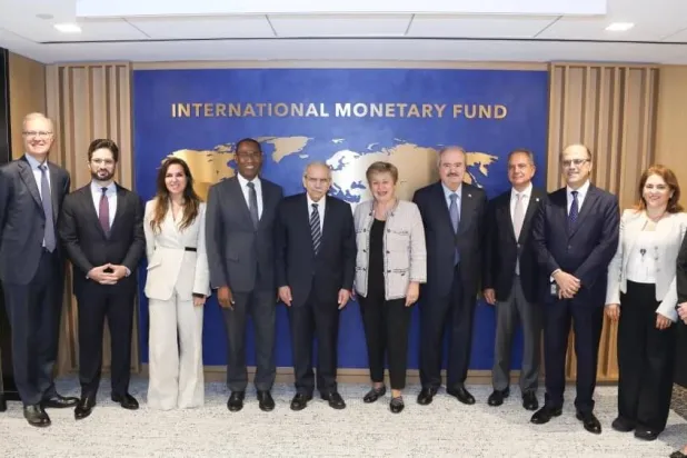 لقاء الوفد اللبناني برئاسة رئيس الحكومة مع المديرة العامة لصندوق النقد الدولي في واشنطن (إكس)