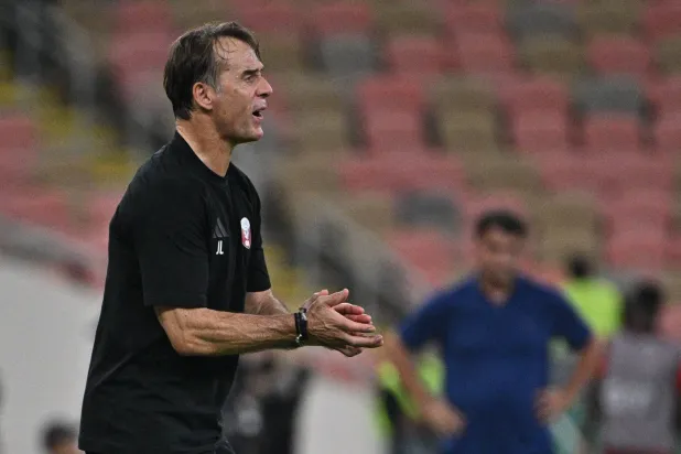 الإسباني جولين لوبيتيغي مدرب منتخب قطر (تصوير: علي خمج) 