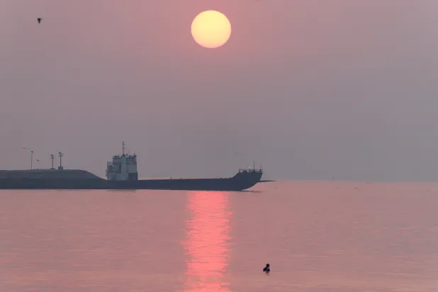 Vessels in the Strait of Hormuz near the beach of Bandar Abbas, Iran, September 28, 2026. Amirhosein Khorgooi/ISNA/via WANA (West Asia News Agency) via Reuters
