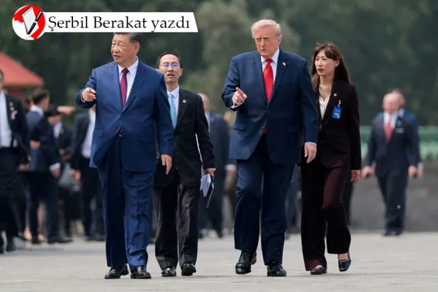ABD Başkanı Donald Trump ve Çin Devlet Başkanı Şi Cinping, Pekin'deki Cennet Tapınağı turu sırasında birlikte yürüyorlar, 14 Mayıs 2026 (Reuters)