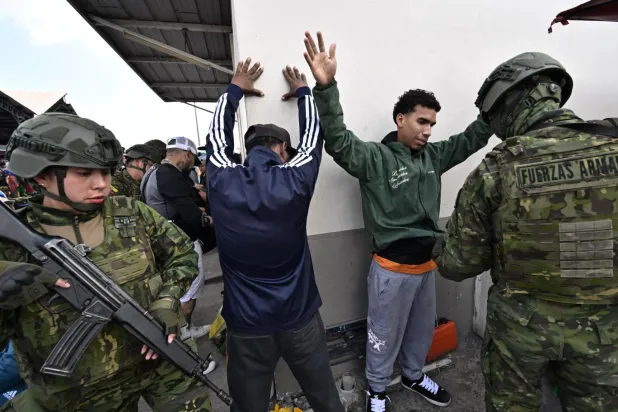 ABD ordusu, Ekvador başta olmak üzere Güney Amerika'daki uyuşturucu baskınlarına son dönemde daha fazla destek vermeye başladı (AFP)