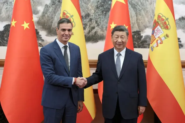 İspanya Başbakanı Pedro Sanchez, son 4 yılda Çin'e 4 kez giderek Devlet Başkanı Şi Cinping'le görüştü (Reuters)