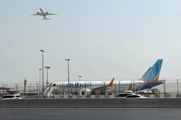 Saldırının yaşandığı BAE menşeli Flydubai firmasının birçok uçuşunda aksama sürüyor (AP)