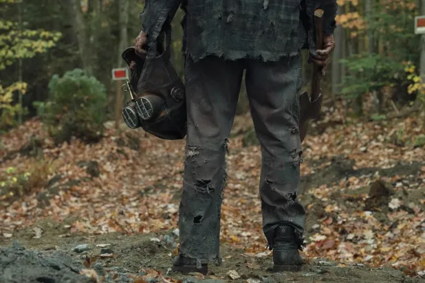 In a Violent Nature'ın çekimleri Kanada'da gerçekleşen devam filminin Türkiye'de vizyon şansı bulup bulamayacağı şimdilik belirsiz (Shudder, Independent Film Company)