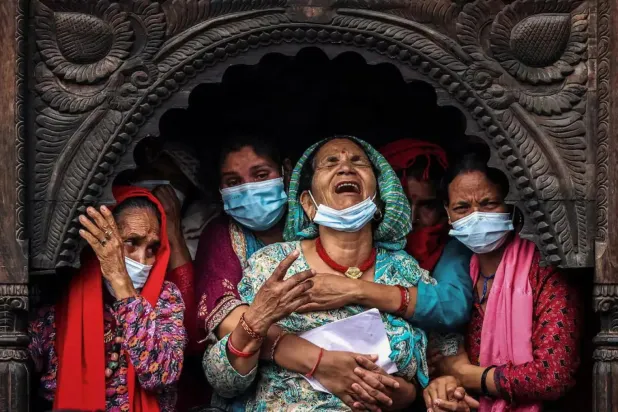 Nepal'deki sel felaketinde 10 bine yakın kişi yaralanmıştı (Reuters)
