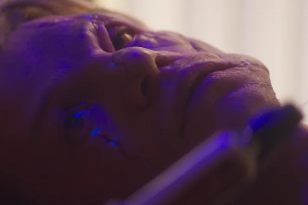 Clayface, yükselen bir Hollywood yıldızından intikam dolu bir canavara dönüşen bir adamın dehşet verici hikayesini anlatıyor (Warner Bros. Pictures)