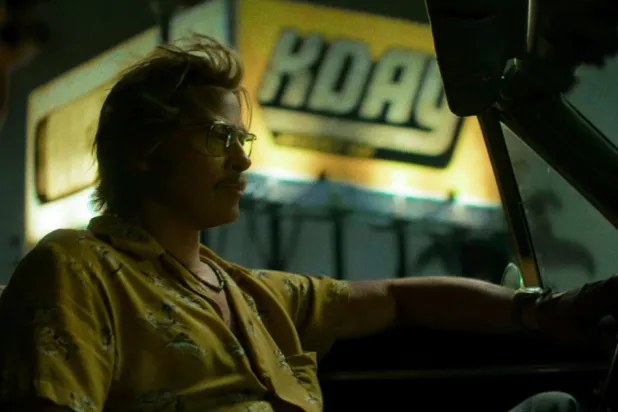 Brad Pitt, 2019 yapımı Bir Zamanlar... Hollywood'da filminde canlandırdığı Cliff Booth rolüyle En İyi Yardımcı Erkek Oyuncu dalında Oscar kazanmıştı (Netflix)