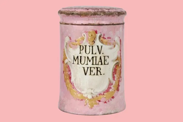 "Pulv. Mumiae Ver." etiketli eczacı kabı, Mısır mumyalarından elde edilen tarihi bir ilaç olan Mumia vera tozu için kullanılıyor (Claudia Sachße/Eurekalert)
