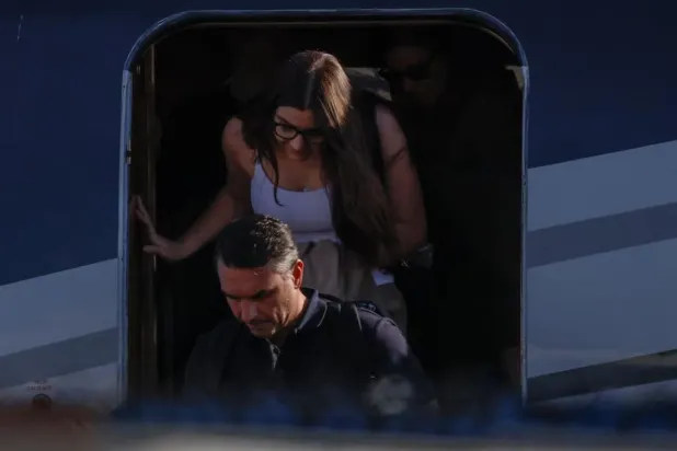 Flavio Bolsonaro, 28 Ekim'de Miami yakınlarındaki Opa-locka Executive Havaalanı'na vardı (Reuters)