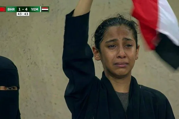 دموع طفلة يمنية تختصر فرحة «خليجي 27»