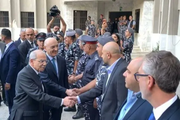 رئيس الحكومة اللبنانية نواف سلام خلال زيارته إلى جنوب لبنان (الوكالة الوطنية للإعلام)