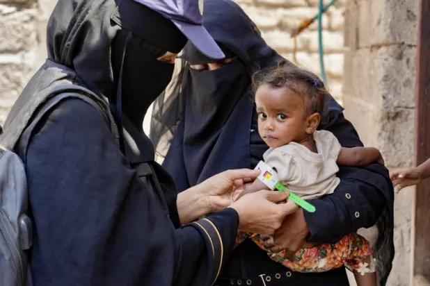 الكثير من النازحين باليمن يحتاجون إلى العلاج في حين أن المرافق الصحية بعيدة عن متناولهم (الأمم المتحدة)