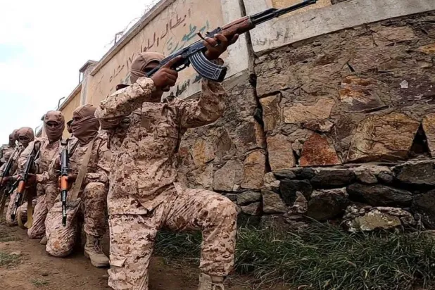 الجيش اليمني يكثف ضرباته الجوية ويكسر موجات هجوم حوثية عنيفة غرب تعز (تغطية حية)