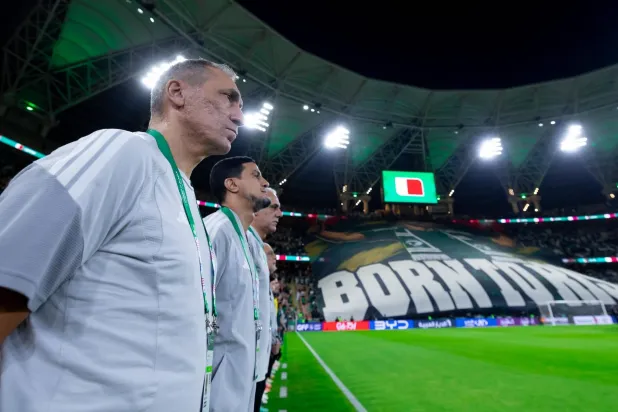 دونيس أشاد بدعم الجماهير وشخصية لاعبيه (المنتخب السعودي) 