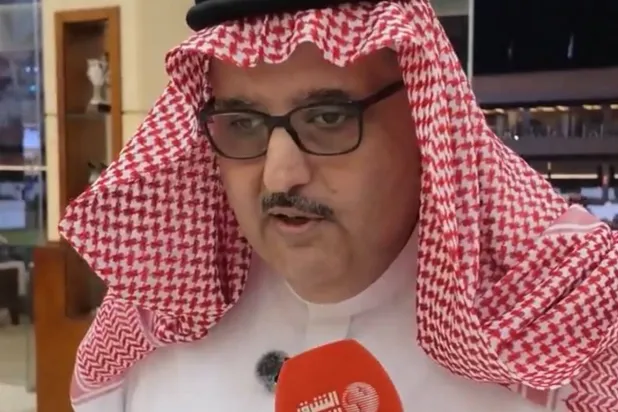 عبد العزيز بن أحمد لـ«الشرق الأوسط»: أهدي الجائزة لحفيدتي نوف