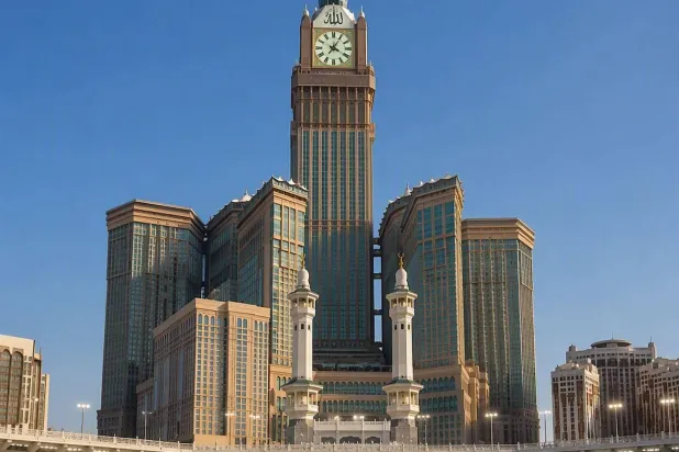 القمر يصبح قريباً من سمت الرأس فوق موقع الكعبة ويمكن مشاهدته بالعين المجردة (الجمعية الفلكية بجدة)