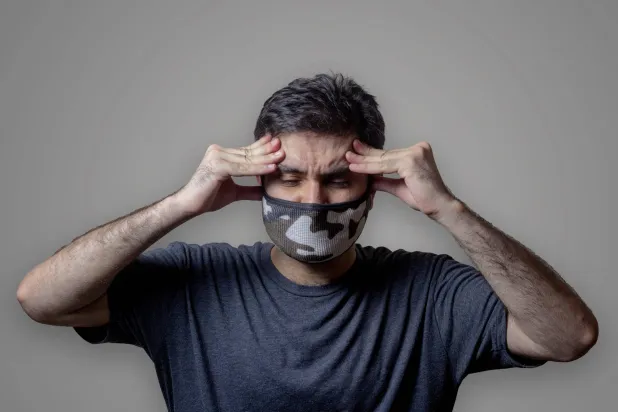 لماذا تنتشر التهابات الحلق في الخريف؟ وكيف تميّزها عن كورونا؟