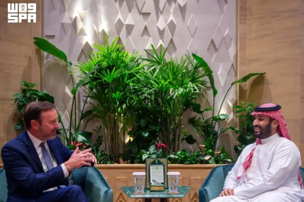 Suudi Arabistan Veliaht Prensi Muhammed bin Selman, ABD Senatosu Dış İlişkiler ve Ödenekler Komitelerinin üyesi Senatör Chris Murphy ile (SPA)