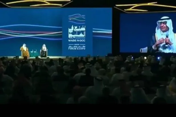 وزير الطاقة ووزير الصناعة والثروة المعدنية السعودي يتحدث خلال جلسة ضمن فعاليات مؤتمر «صنع في الخليج» (الشرق الأوسط)
