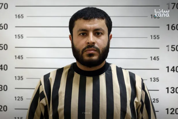 صورة نشرتها وزارة الداخلية السورية تظهر خالد رائد بيروني (أبو حسن دوشكا) القيادي في «داعش» الذي تم القبض عليه (الداخلية السورية)