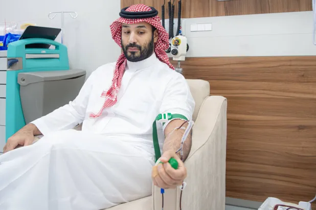 Prince Mohammed bin Salman bin Abdulaziz Al Saud, Saudi Crown Prince and Prime Minister, donates blood on Tuesday. (SPA)