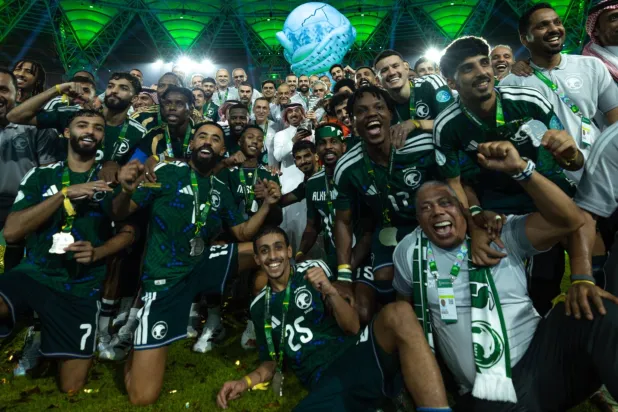 بوشل أشاد بالمدرب دونيس وكافة الأجهزة الفنية والإدارية (المنتخب السعودي) 