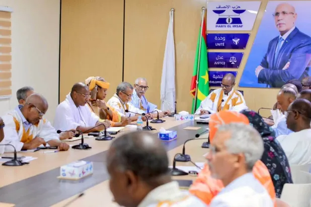 جانب من اجتماع اللجنة الدائمة للحزب الحاكم في موريتانيا أمس الثلاثاء (حزب الإنصاف)